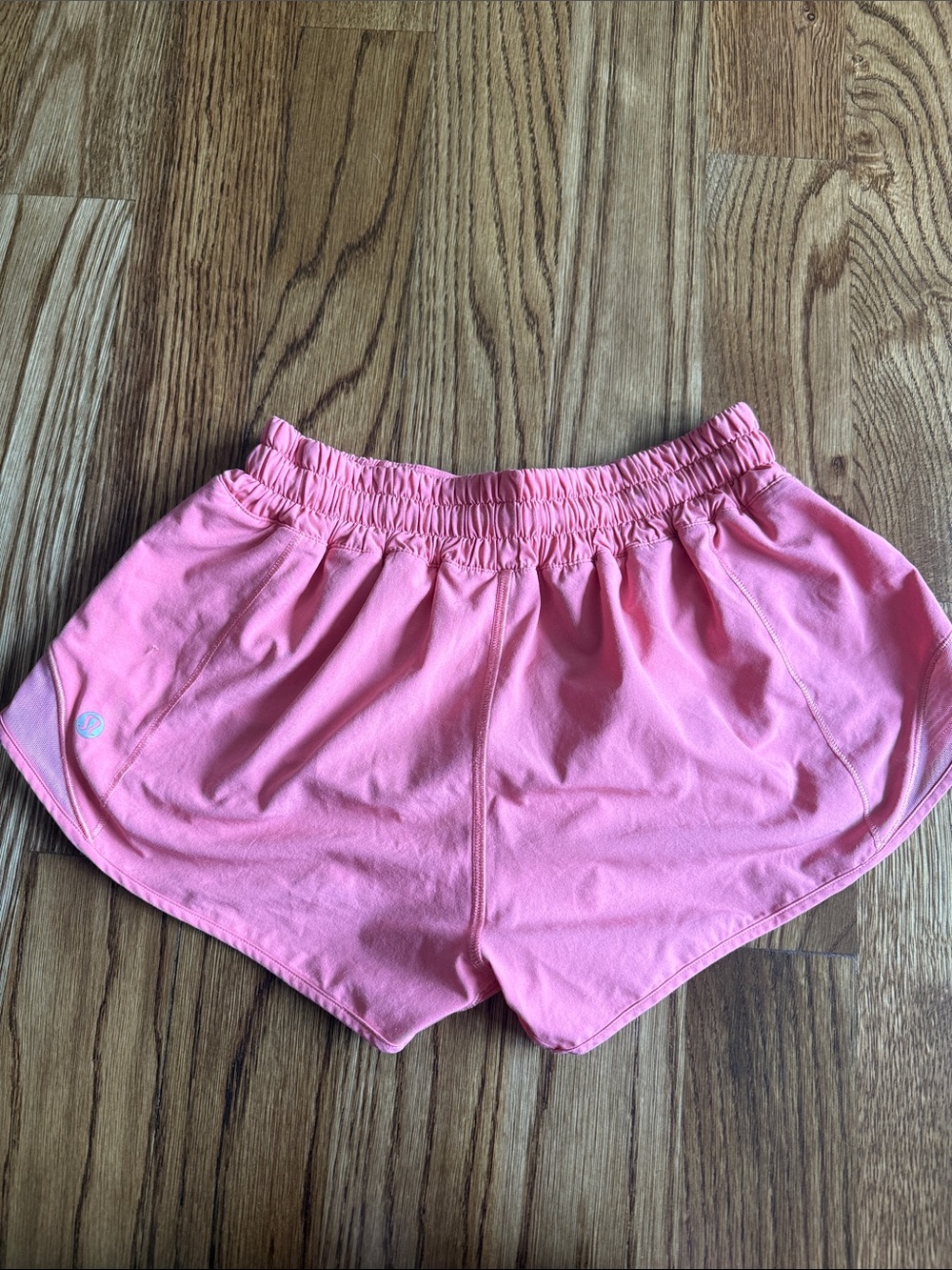 Lululemon Athletica Hotty Hot Low-Rise 2.5” Shorts Size 4